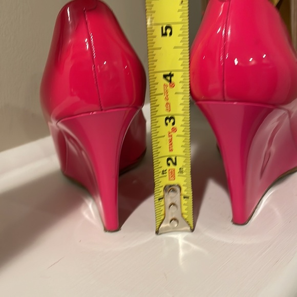 Jimmy Choo Hot Pink Wedge 38.5 - Picture 4 of 10